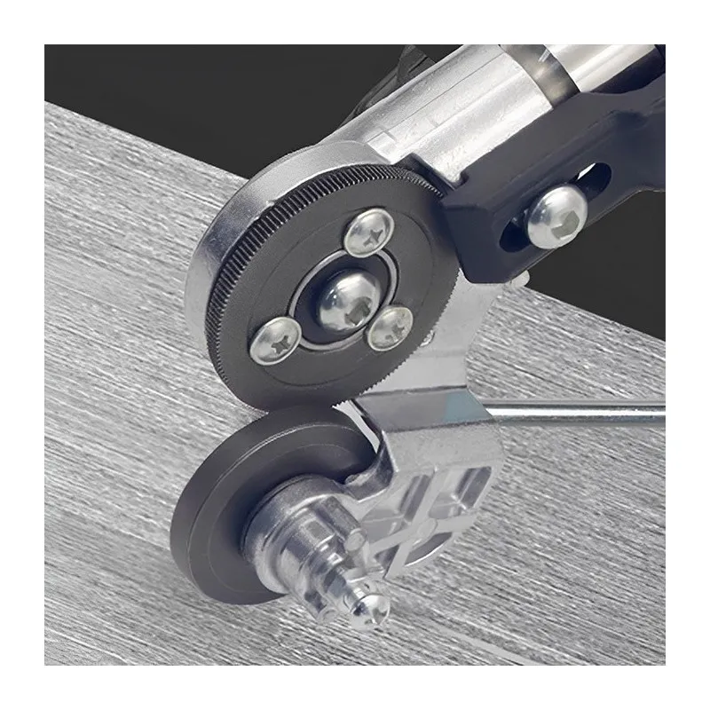 Adaptor bormasina pentru taiat tabla si materiale feroase