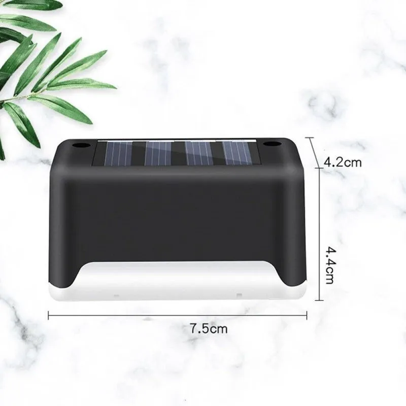 Set 4 lampi solare pentru trepte sau balcon cu senzor de lumina