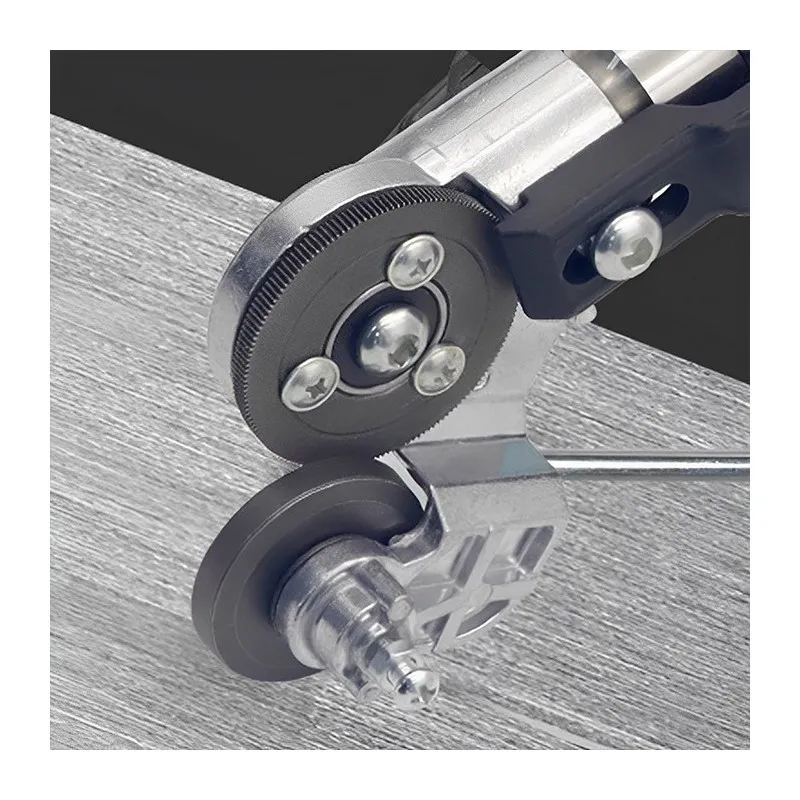 Adaptor bormasina pentru taiat tabla si materiale feroase