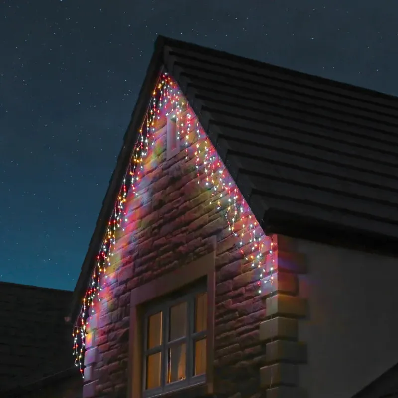 Instalatie 12 metri, 300 LED-uri tip turturi