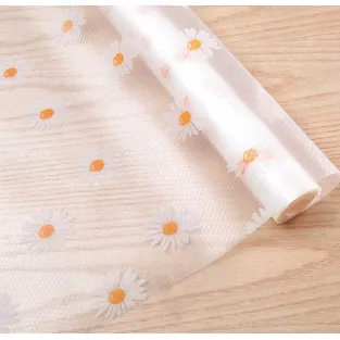 Folie de protectie pentru rafturi cu floricele albe 45 x 300cm 2