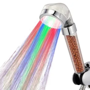 Cap de dus cu LED-uri colorate si granule