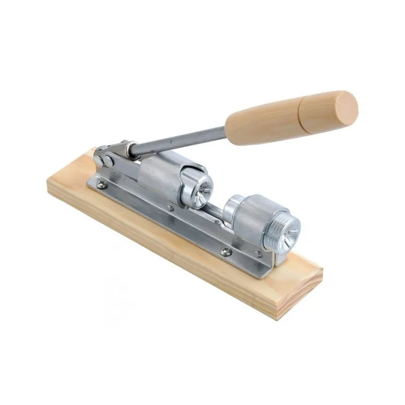 Spargator manual pentru nuci, material otel si