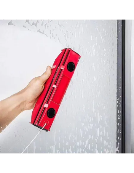 DISPOZITIV MAGNETIC SPECIAL PENTRU CURATATEA GEAMURILOR