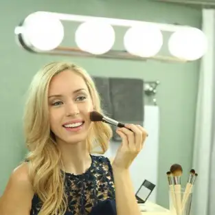 2 x Suport luminos pentru oglinda Studio Glow, 4 becuri, Argintiu