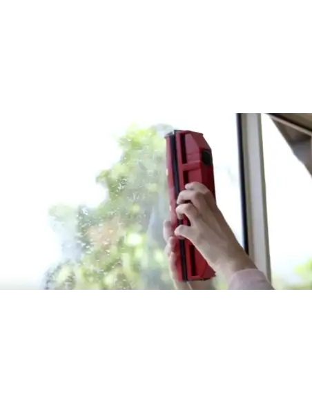 Dispozitiv special magnetic pentru curatatea geamurilor