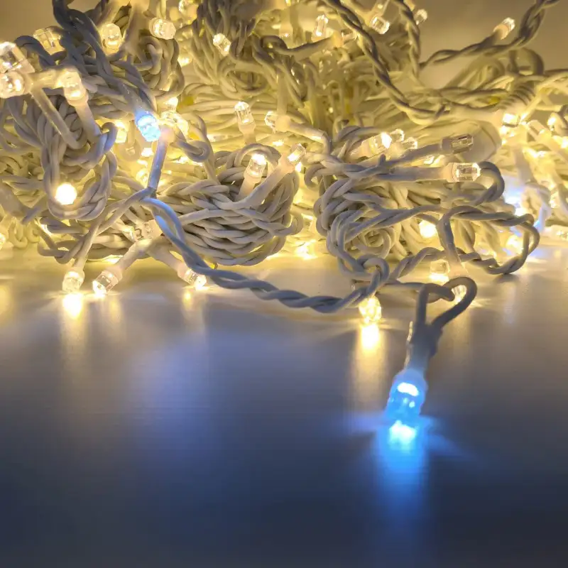 Instalatie pentru exterior 3x1m alb cald cu flash, 240