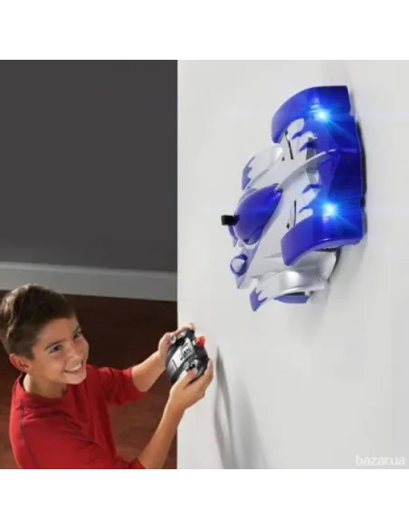 Masinuta care merge pe tavan Wall Climber red-mag.ro