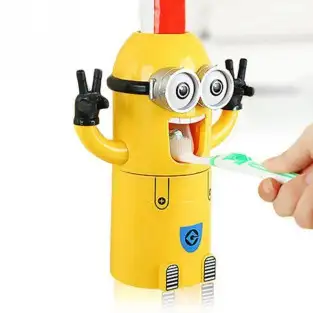 Set 2 dozatoare pentru pasta de dinti Minions red-mag.ro