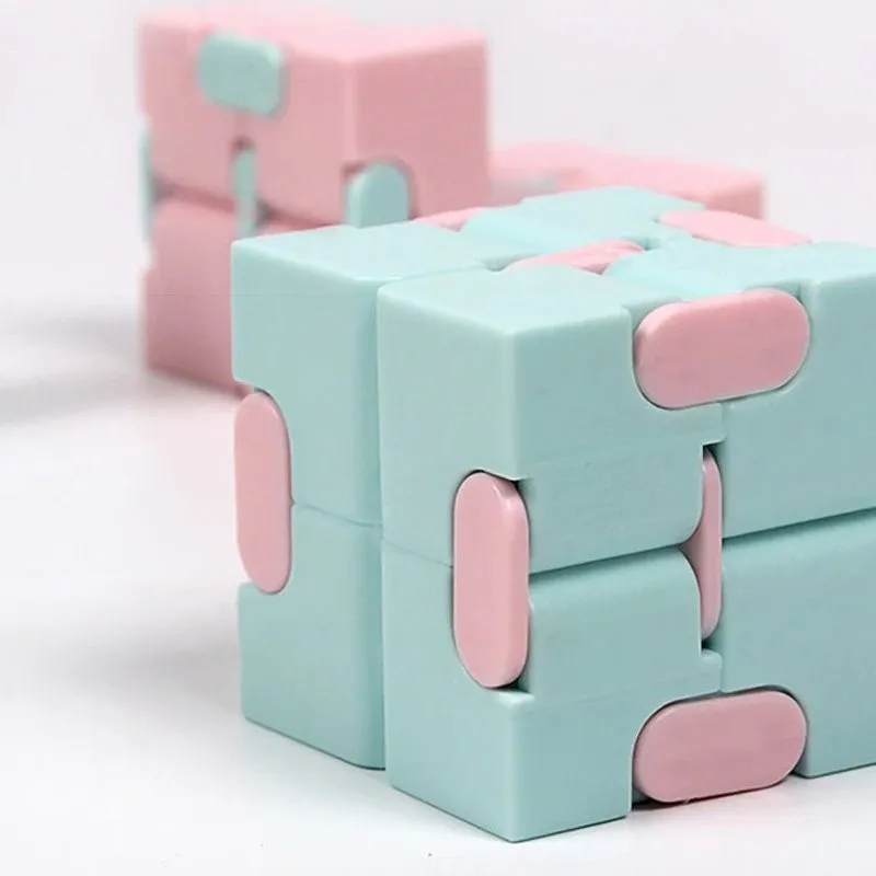 Jucărie Infinity Magic Cube antistres red-mag.ro