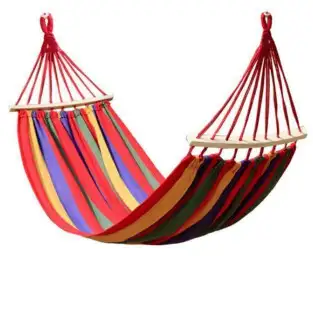 Hamac din bumbac cu bara de lemn red-mag.ro
