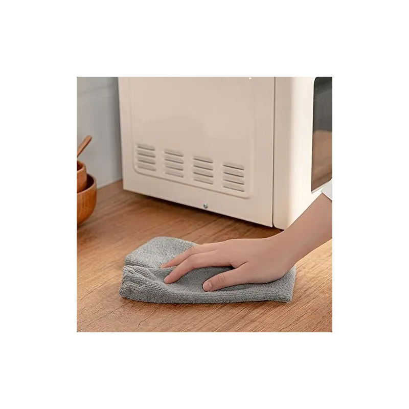 Ustensila retractabila pentru curatarea prafului in spatiile