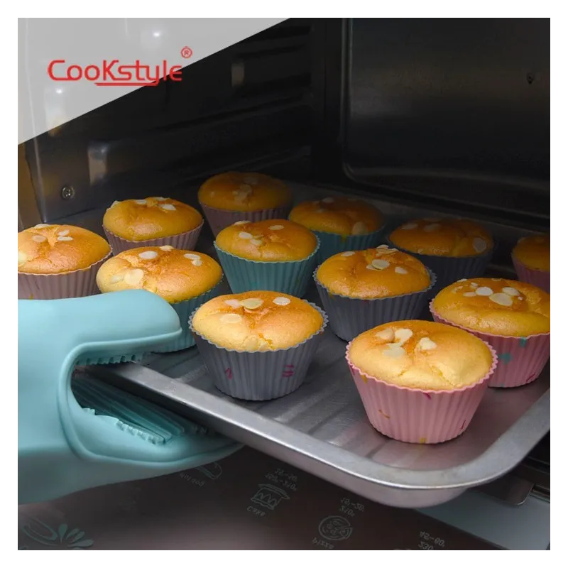 Set 18 forme de silicon pentru copt prajituri red-mag.ro