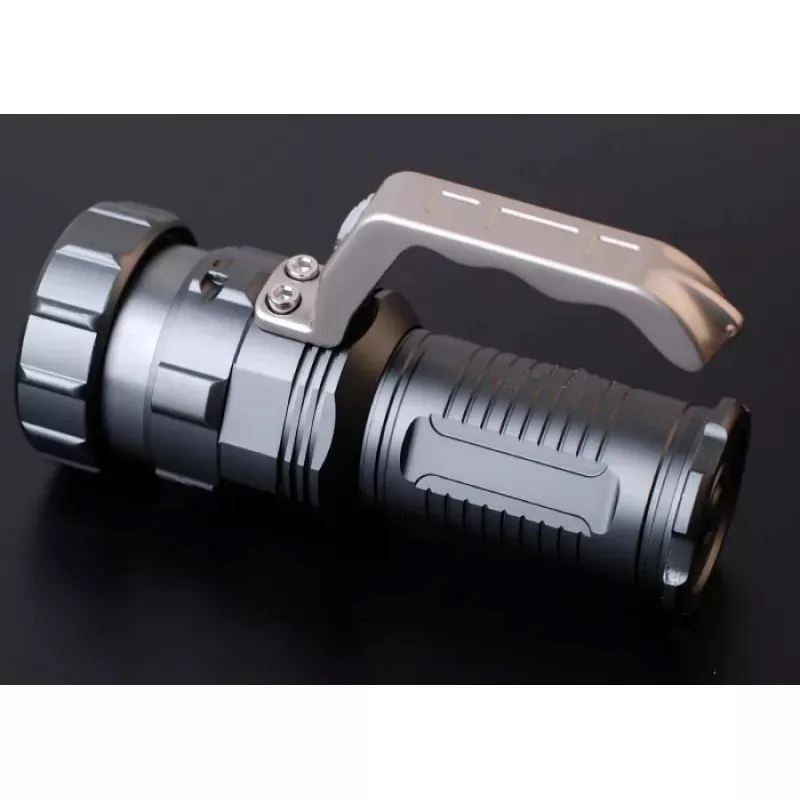 Lanterna Argintie cu MANER Max 8000 Lumeni cu Zoom red-mag.ro