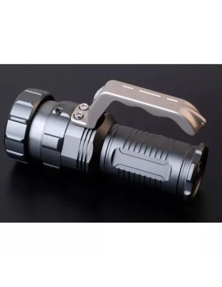 Lanterna Argintie cu MANER Max 8000 Lumeni cu Zoom red-mag.ro