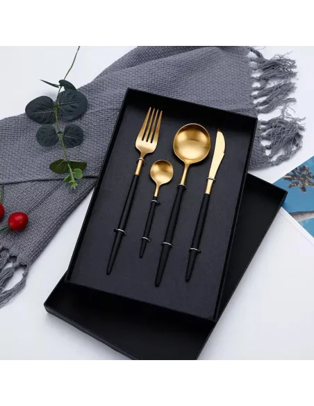 Set tacamuri 4 piese DeLuxe, otel inoxidabil red-mag.ro