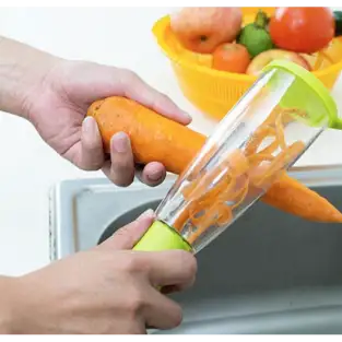 Ustensila pentru curatatul legumelor, cu recipient pentru 2