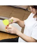 Ustensila pentru curatatul legumelor, cu recipient pentru