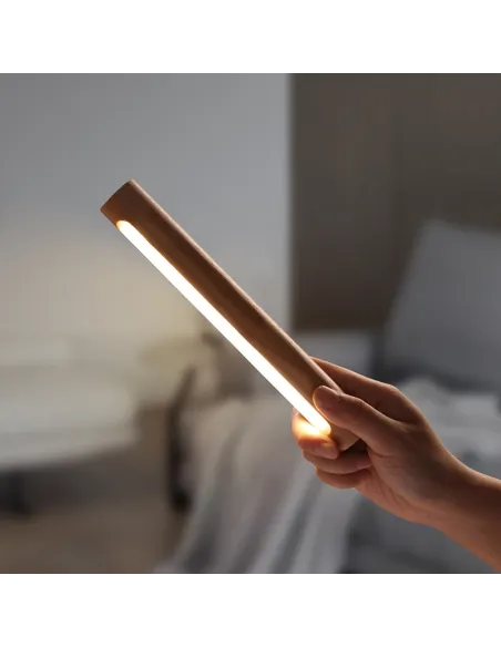 Lampa detasabila, cu magnet, pentru perete