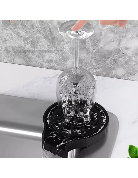 Dispozitiv pentru spalate pahare, cu clatire sub jet de presiune