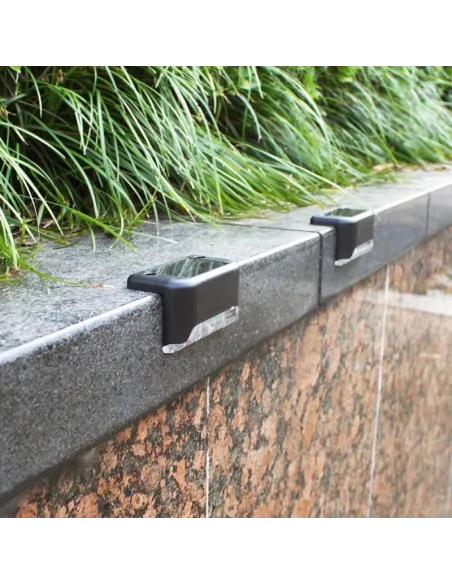 Set 4 lampi solare pentru trepte sau balcon cu senzor de lumina