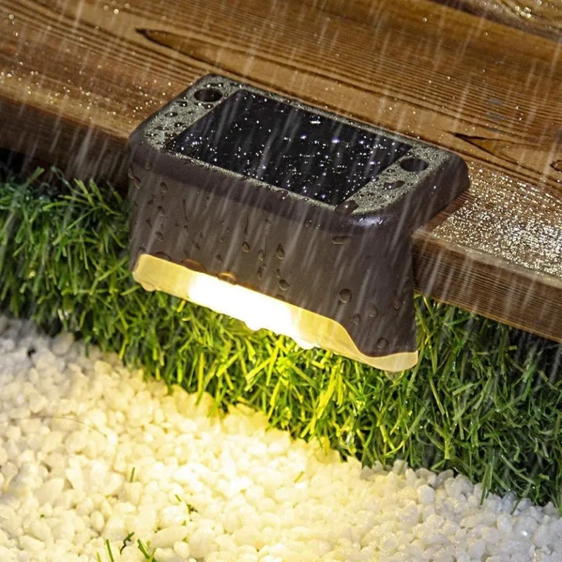 Set 4 lampi solare pentru trepte sau balcon cu senzor de lumina