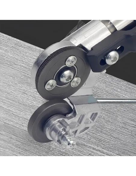 Adaptor bormasina pentru taiat tabla si materiale feroase