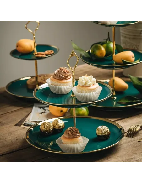 Platou pentru prajituri , supraetajat cu 3 niveluri