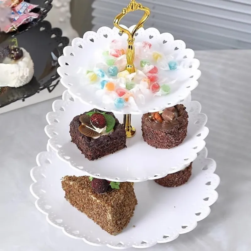 Platou pentru prajituri , supraetajat cu 3 niveluri alb cu model