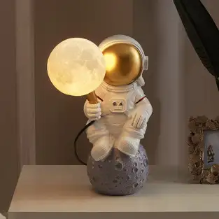 Lampa de veghe model astronaut, pentru copii