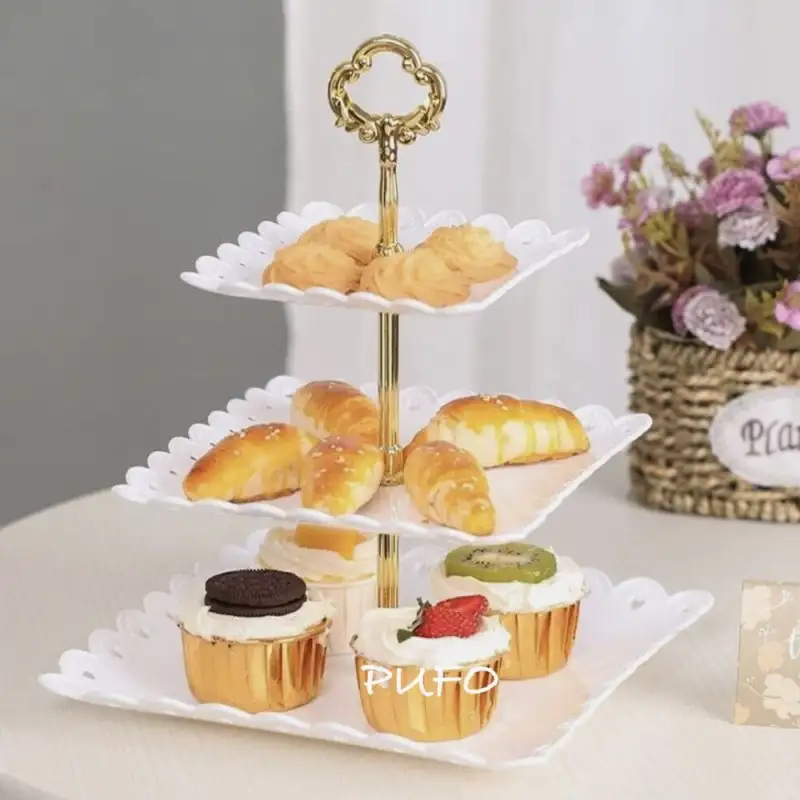 Platou pentru prajituri patrat , supraetajat cu 3 niveluri alb