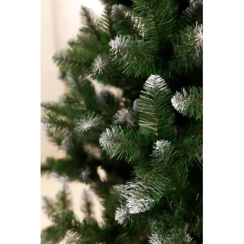 Cumpără Bradul Artificial Regina Europeană de 1.8m! Model superb, din PVC, cu vârfuri ninse. Hipoalergenic, ignifug și ușor de m