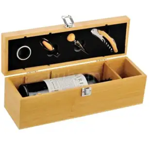 Set elegant în cutie de lemn cu accesorii pentru vin – tirbușon profesional, dop elegant, inel antipicurare și cutter folie