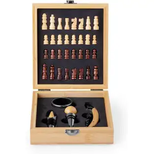 Cutie pentru cadou cu accesorii de vin si piese de sah