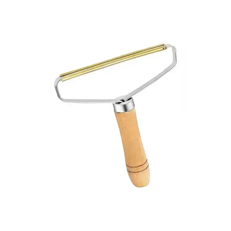 Dispozitiv pentru indepartarea scamelor de pe haine