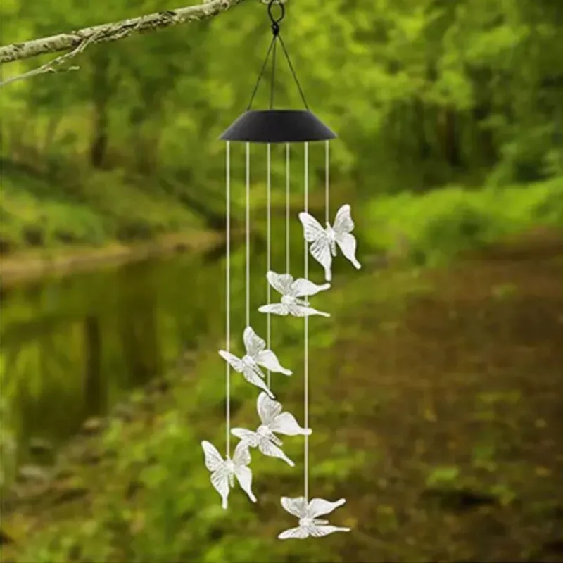 Decoratiune cu 6 fluturi incarcare solara si jocuri de lumini pentru gradina