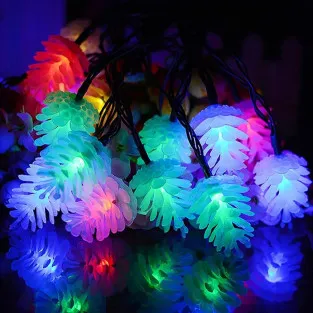 Instalatie solara cu Conuri de brad, 50 LED-uri, multicolor, 8 jocuri de lumini, 5m