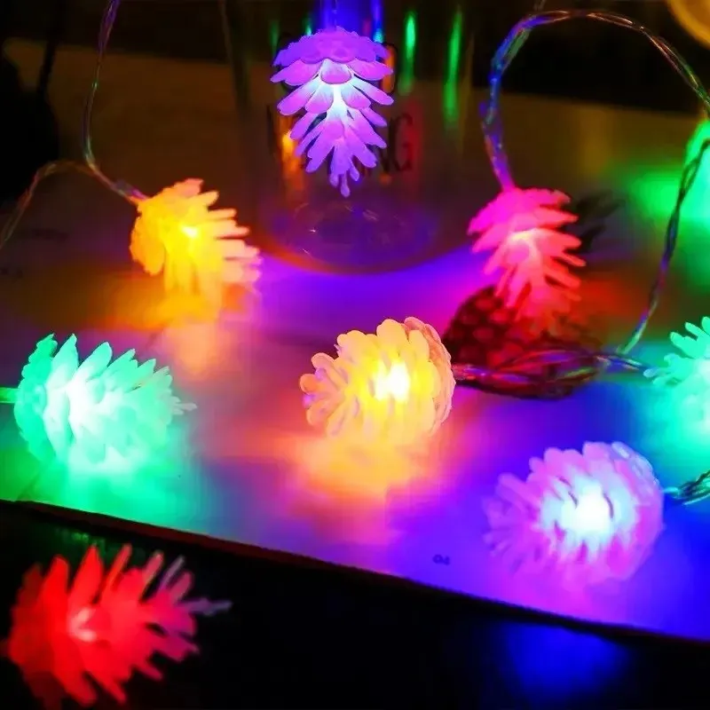 Instalatie solara cu Conuri de brad, 50 LED-uri, multicolor, 8 jocuri de lumini, 5m