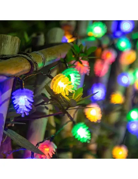 Instalatie solara cu Conuri de brad, 50 LED-uri, multicolor, 8 jocuri de lumini, 5m