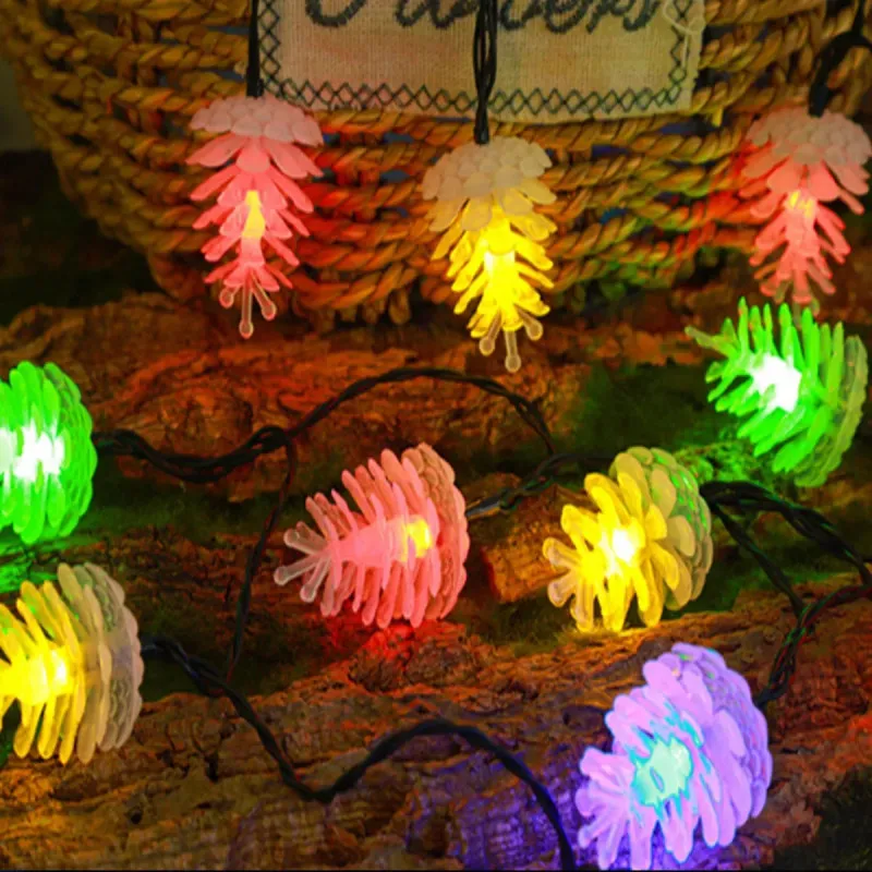 Instalatie solara cu Conuri de brad, 50 LED-uri, multicolor, 8 jocuri de lumini, 5m