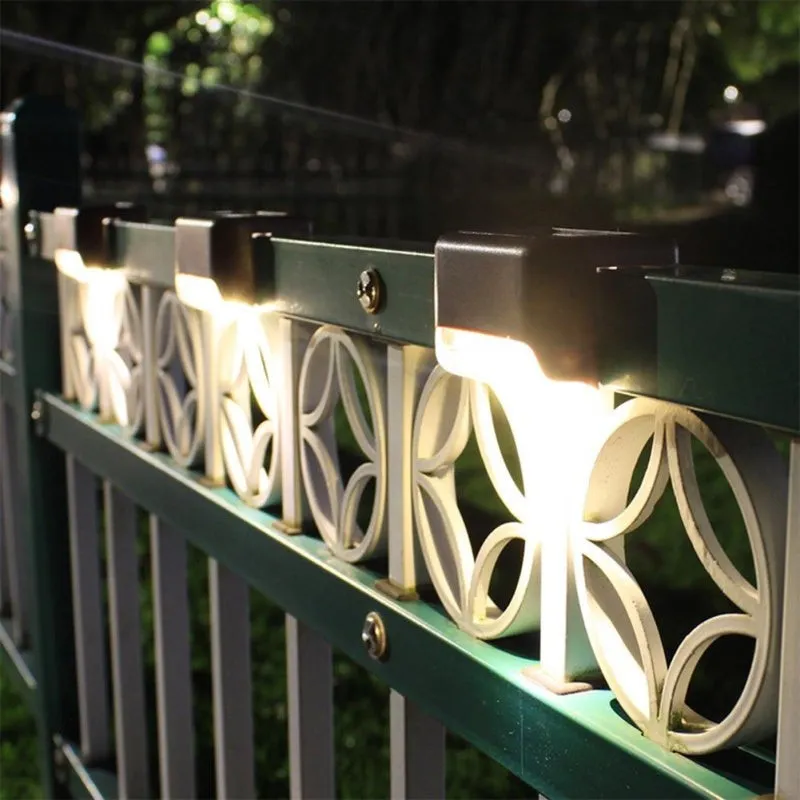 Set 4 lampi solare pentru trepte sau balcon cu senzor de lumina